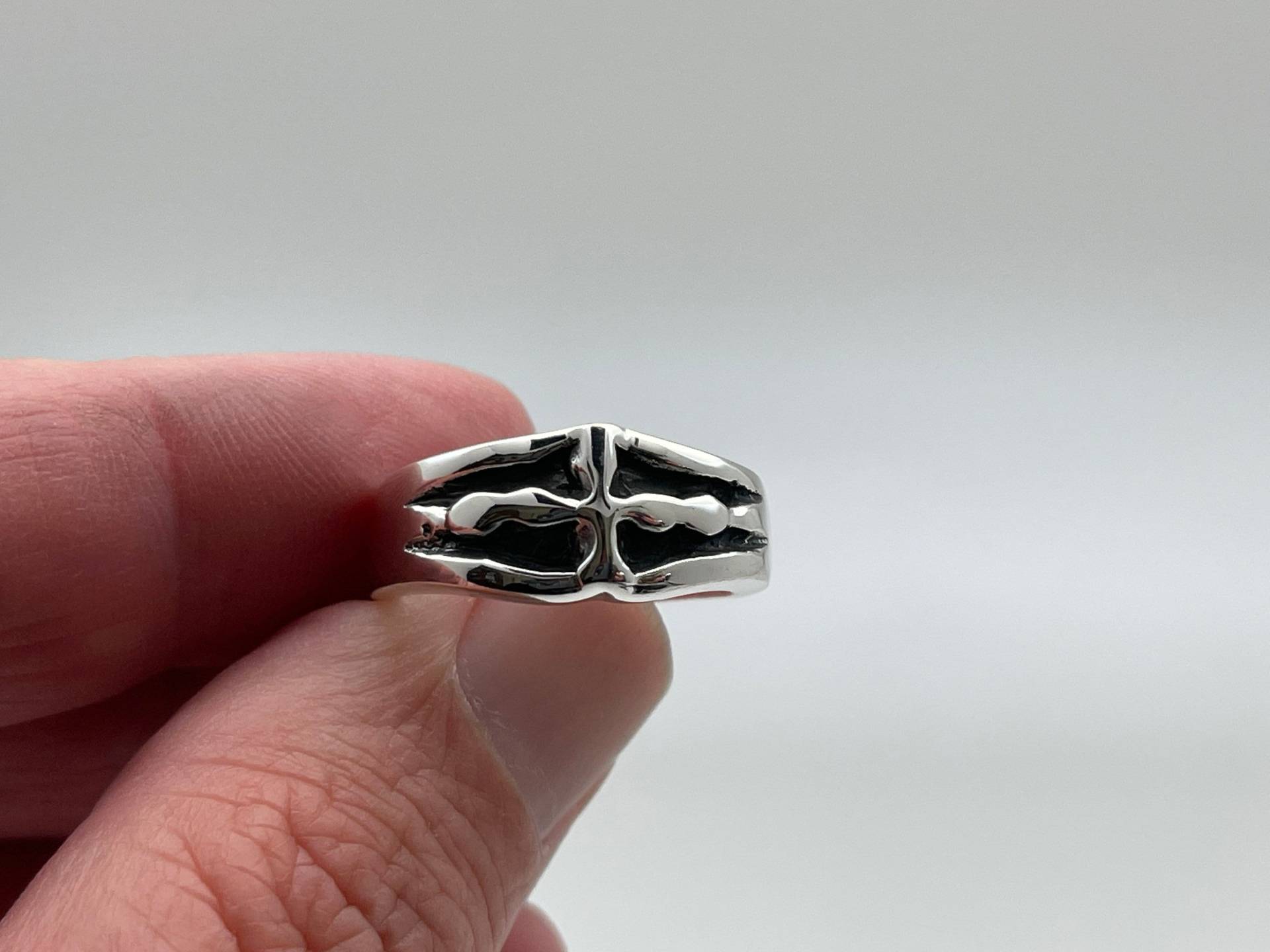 Oxidierter Sterling Silber Kreuz Ring Unisex Bandring von LegendsSilver