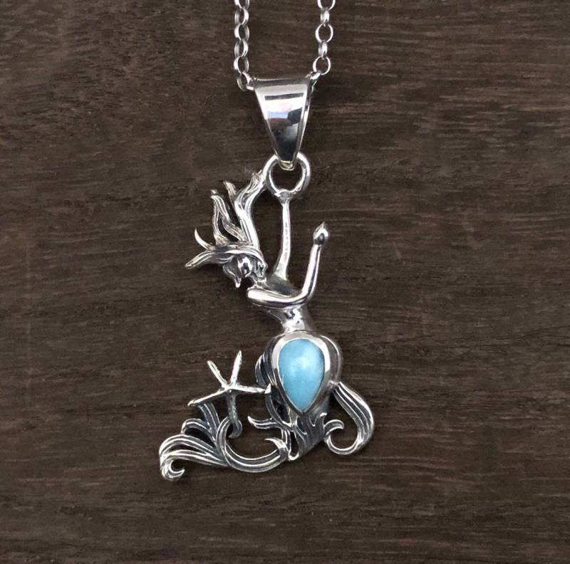 sterling Silber Meerjungfrau Anhänger Mit Larimar Und Seestern von LegendsSilver