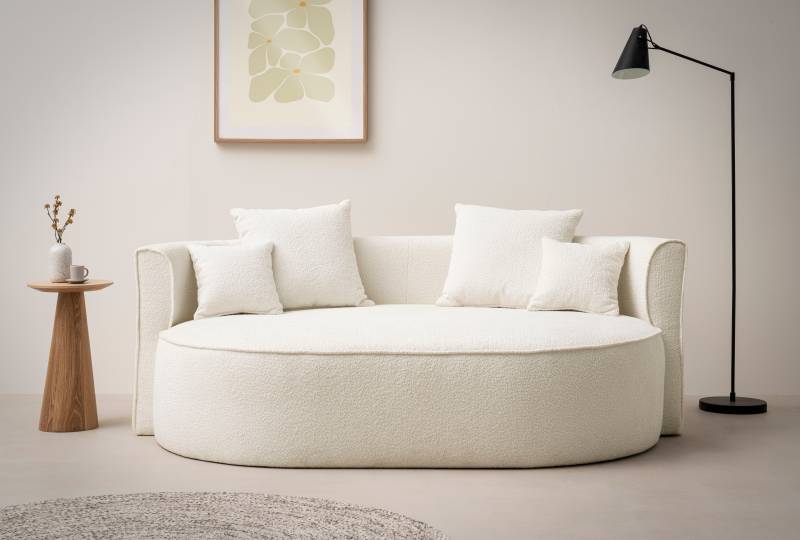 LeGer Home by Lena Gercke 2,5-Sitzer "ISALIE, rundes Loungesofa, mit Kissen, perfekt gepolstert" moderne Stoffe, mit 4 Zierkissen, extra große Sitzfläche von Leger Home By Lena Gercke