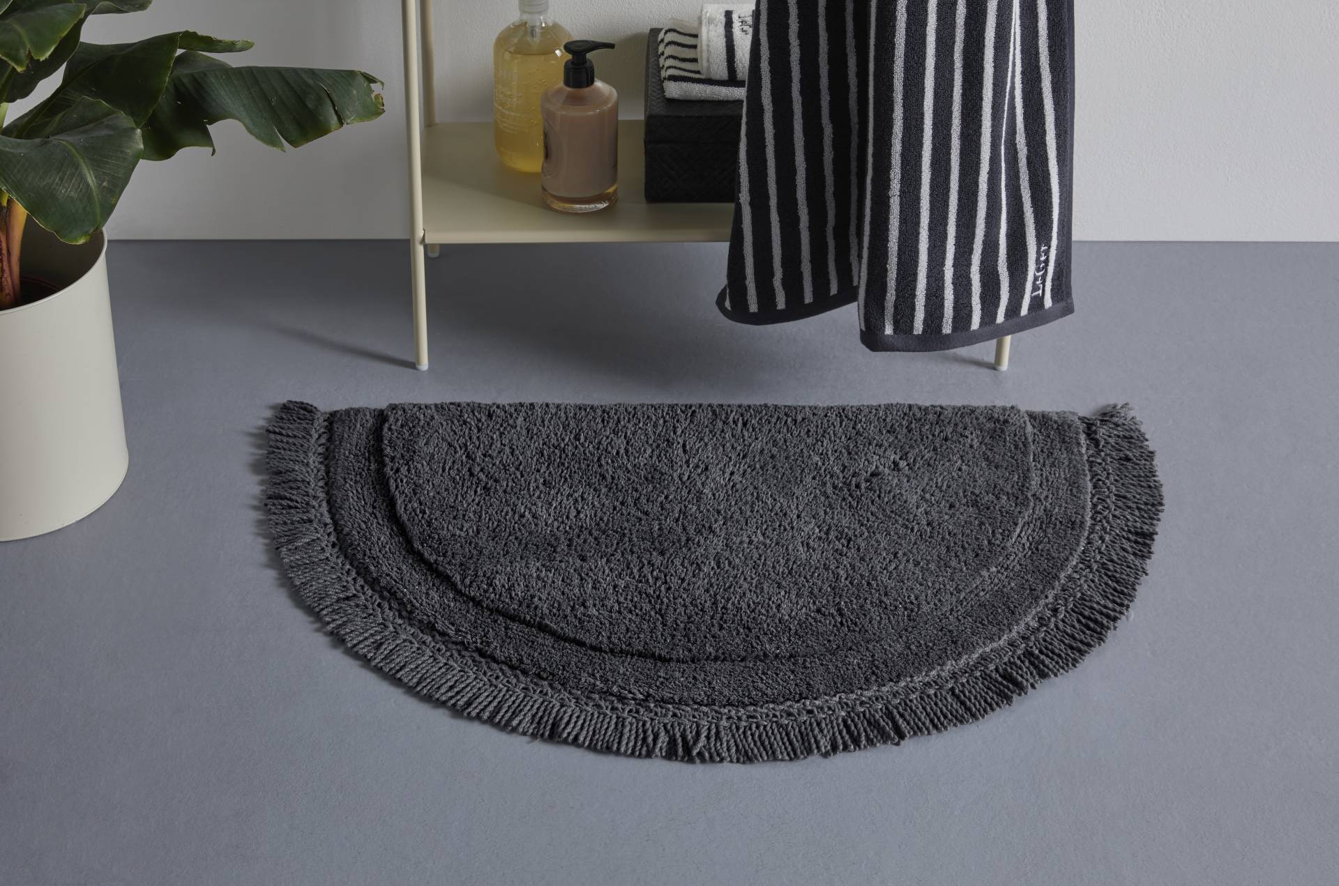 LeGer Home by Lena Gercke Badematte "Tamsin, Badvorleger, Badezimmer Teppich" Höhe 20 mm fußbodenheizungsgeeignet  strapazierfähig mit Fransen, Badteppich, Badematte, Baumwolle von Leger Home By Lena Gercke