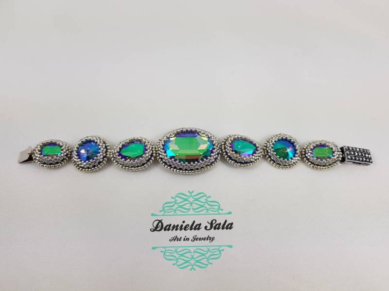 Handgefertigtes Armband Mit Swarovski-Kristallen von Legioiedidani