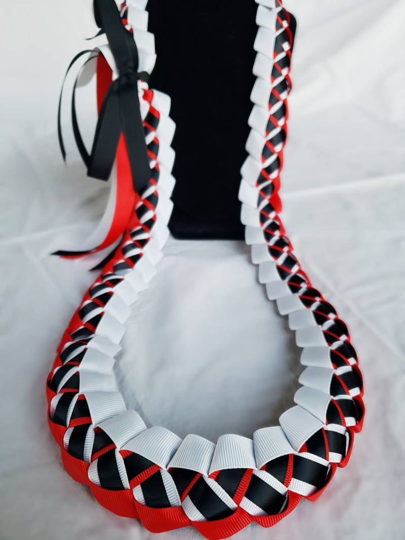 Rot, Weiß Und Schwarz Abschlussband Lei | Dickes, Hochwertiges Webband von LeiAlohaLeisDesigns
