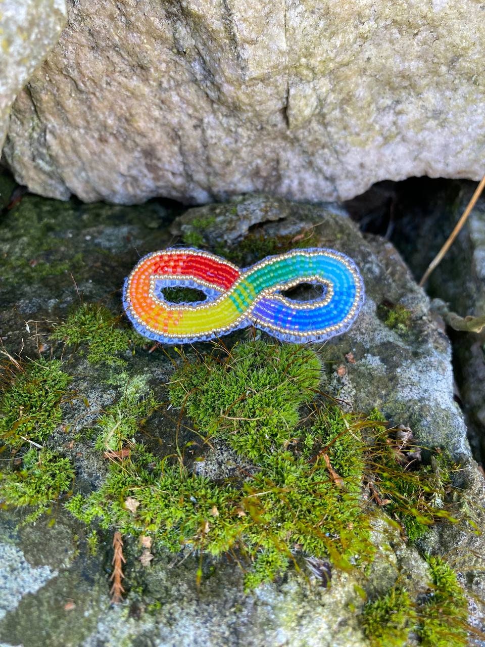 Asd | Autistic Spectrum Disorder Sichtbarkeitssymbol Perlenbrosche | Perlenstickerei, Handgemachter Schmuck, Pin, Geschenk Für Menschen Auf Dem von LeiSolar