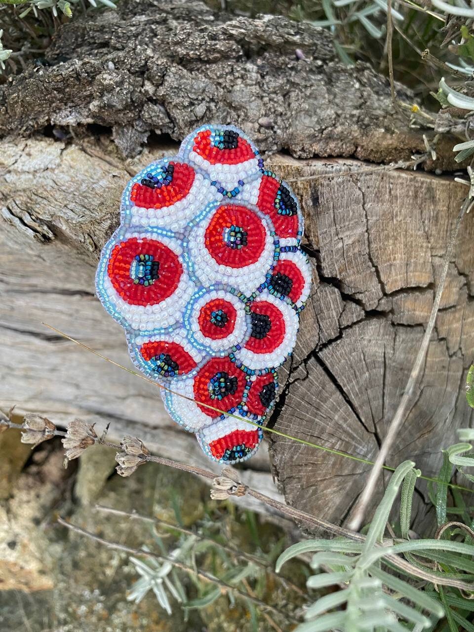 Evil Eyes - Perlenbrosche | Perlenstickerei, Handgemachter Schmuck, Pin, Geschenk von LeiSolar