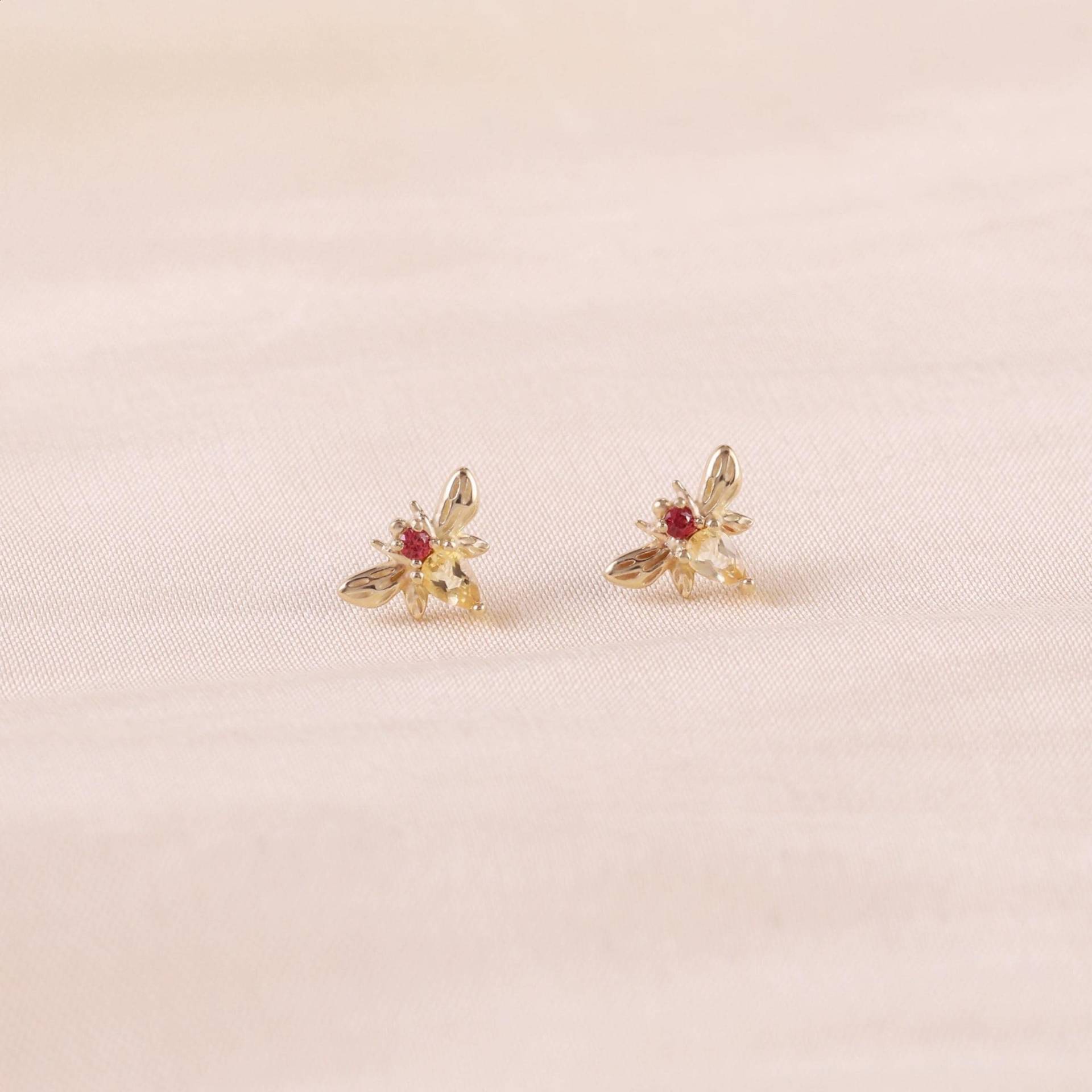 14K Solid Gold Biene Citrin Mit Organge Saphir Ohrstecker, Edelstein Threadless Push Pin Piercing, Insekt Conch Knorpel Lobe Helix Flache Rückseite von LeiTjewelry