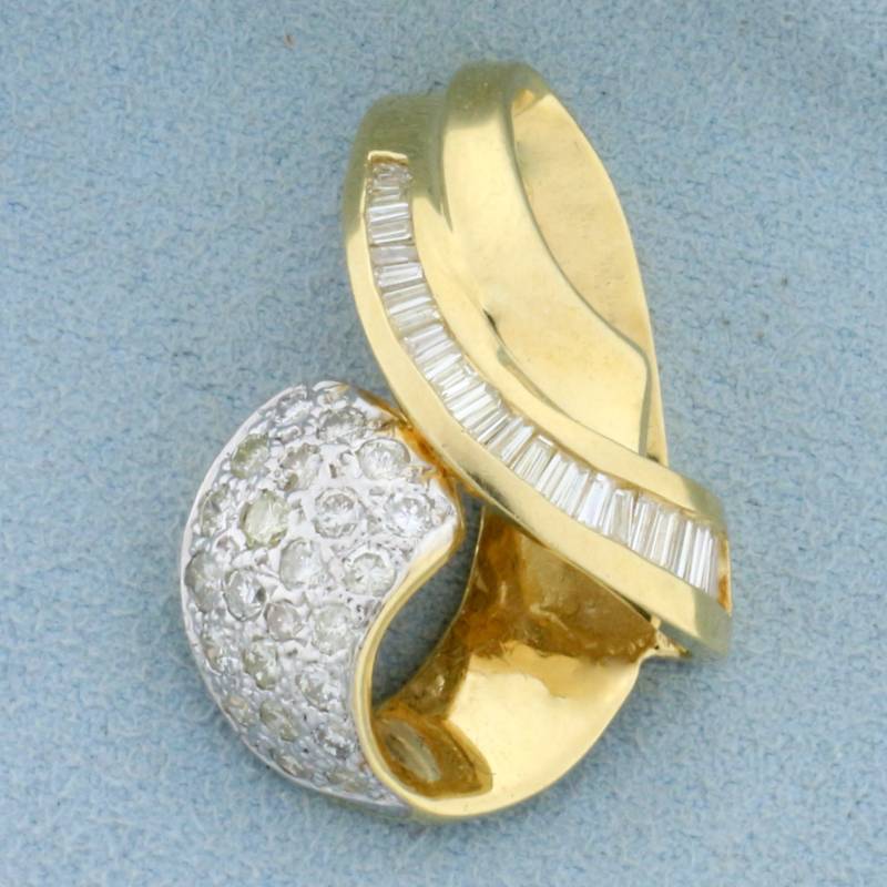 Designer Rund Und Baguette Diamant Anhänger in 14K Gelbgold von LeifJewelryCo