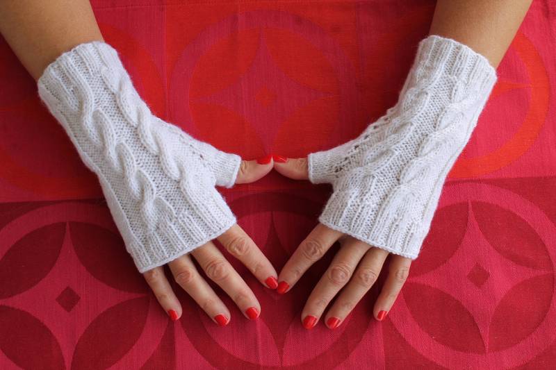 Handgestrickte Armstulpen Wolle Polyacryl Weiß Creme Warme Fingerlose Handschuhe Handgestrickte Pulswärmer Weihnachtsgeschenk Für Damen von LeinenFlair