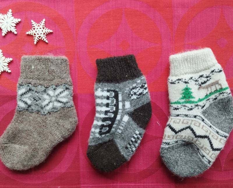 Handgestrickte Kinder Socken Gr.22-23 Wolle Braun Weiß Grau, Strümpfe Kind, Wintersocken, Wollsocken, Geschenk, Stricksocken, Gestrickt Kind von LeinenFlair