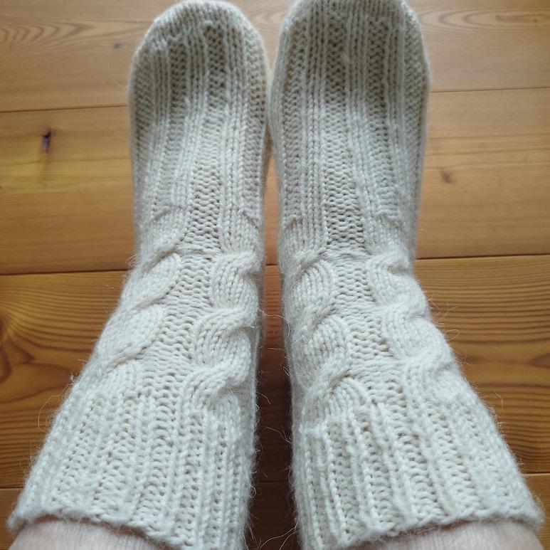 Handgestrickte Wollsocken Gr. 36/37 Strümpfe Weiß Wolle Wintersocken Wandern Yoga Winter Weihnachten Geschenk Trachtensocken Gestrickt Damen Handgestrickte Wollsocken Gr. 36/37 Strümpfe Weiß Wolle Wintersocken Wandern Yoga Winter Weihnachten Geschenk Trachtensocken Gestrickt Damen von LeinenFlair