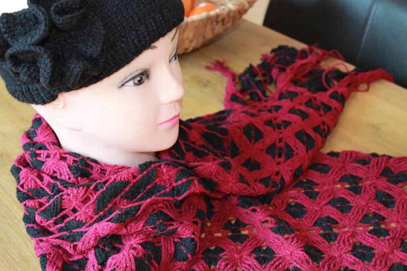 Handgestrickter Gehäkelter Schal Baumwolle Wolle 190 X 35 cm Rot/Schwarz Handgestrickter Stirnband Schwarz Gehäkelter Schal Rot von LeinenFlair