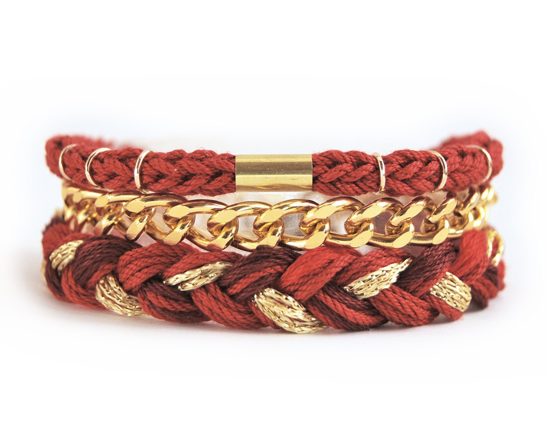 Armbandset Weinrot Zum Stapeln, Geflochten, Roter Armband, Armcandy Gold Und Marsala von LeiniJewelry