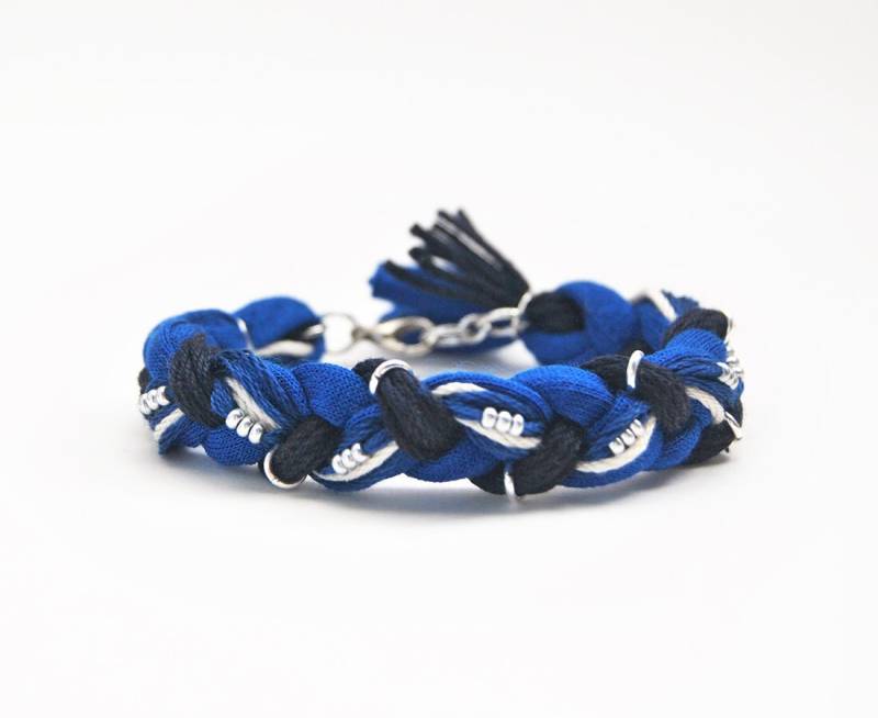 Blau Freundschaftsarmband, Geflochtenes Armband Mit Perlen, Maritimes Armband, Kobaltblau von LeiniJewelry