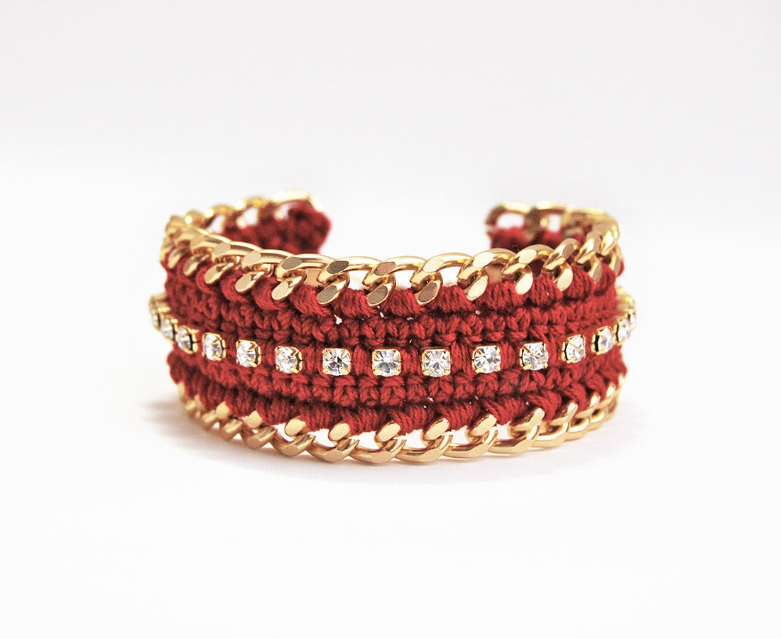 Burgunder Armband, Dunkelrotes Armband Mit Strasssteinen Und Dicker Kette, Häkelarmband, Marsala von LeiniJewelry