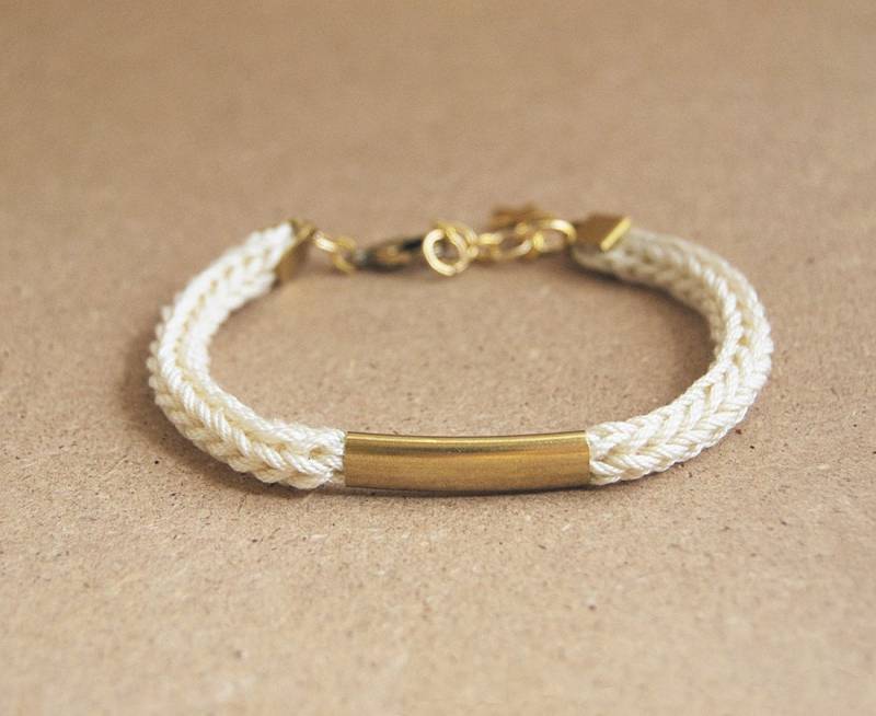 Creme Armband Mit Schlauch, Strickkordelarmband, Schlaucharmband, Creme Kordelarmband Stern Charm von LeiniJewelry