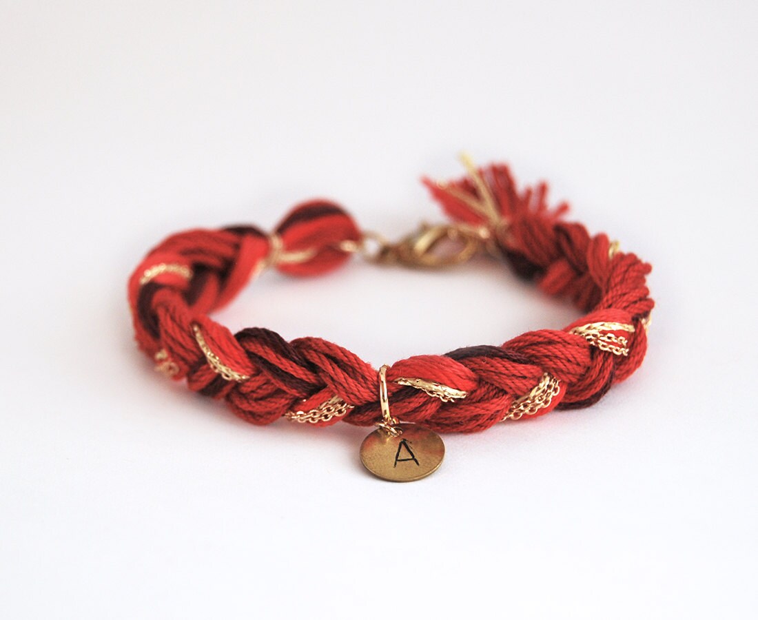 Freundschaftsarmband Mit Initial, Personalisierte Armband Ursprünglichen Charme in Burgund, Geschenk Für Freunde, Hand Gestempelt von LeiniJewelry