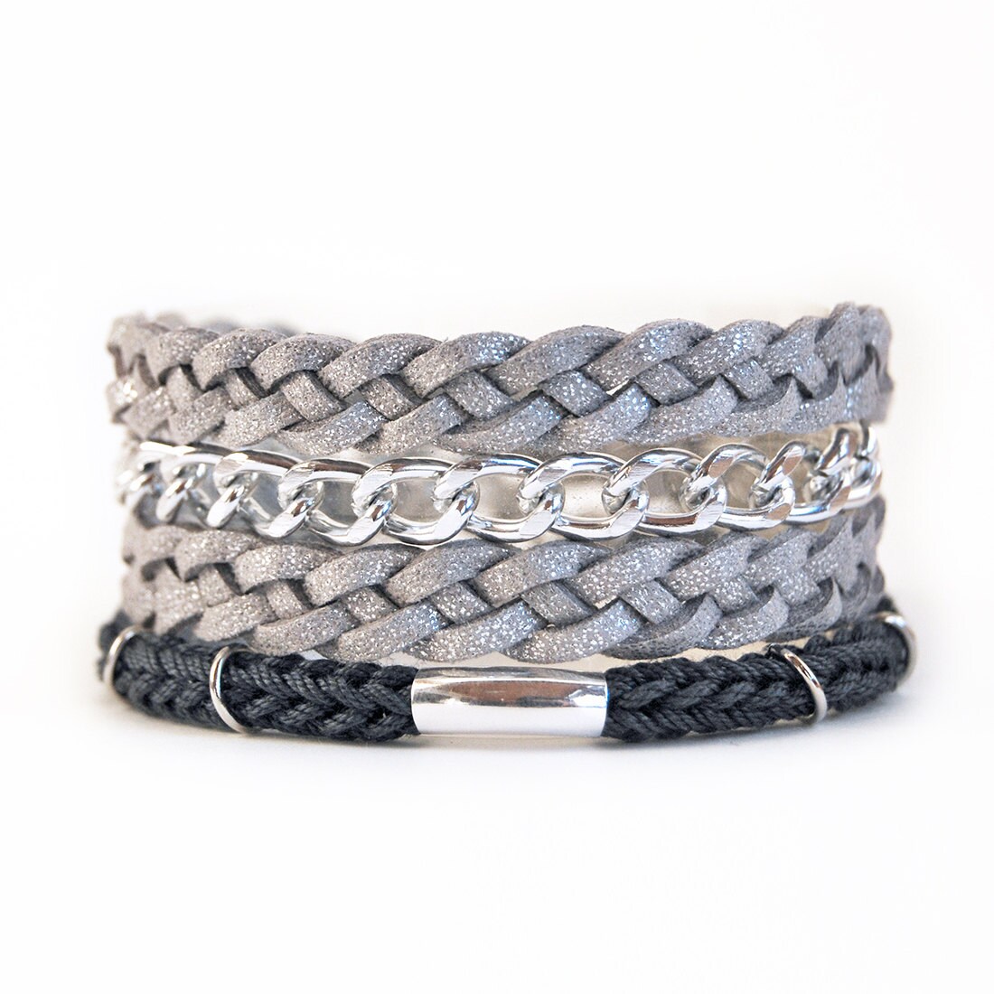 Geflochtene Wickeln Armband Mit Klopfkette, Kunstleder Wickeln Armband, Silber Und Grau von LeiniJewelry