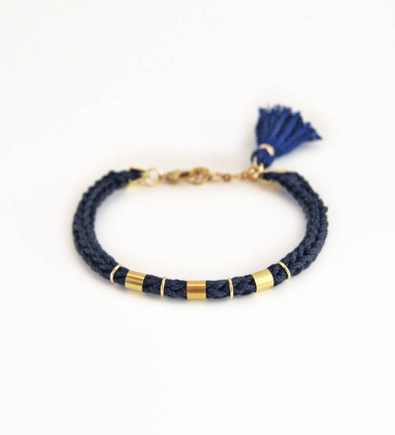 Navy Blau Quaste Armband, Armband Mit Charme, Blau Bohoarmband, Stricken von LeiniJewelry