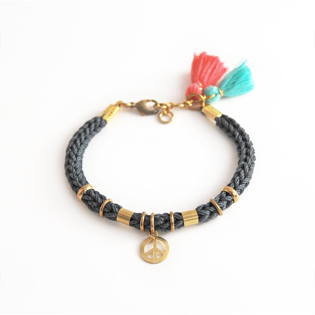 Quaste, Frieden-Armband, Grau Armband Mit Peace-Charm Und Quasten, Seil Peace-Charm, Hippie von LeiniJewelry
