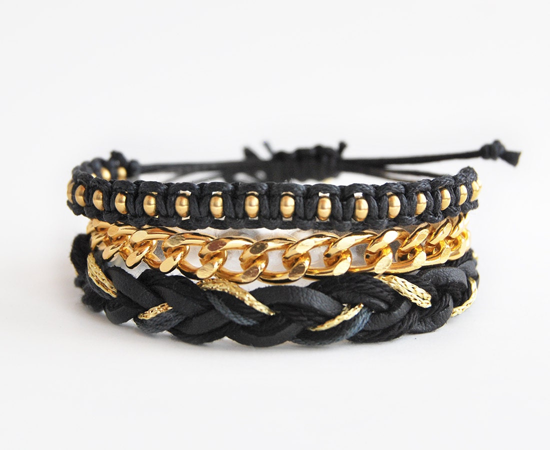 Schwarzes Armband Set, Schwarz Arm Süßigkeiten, Drei Armbänder, Und Gold-Armband Stapeln von LeiniJewelry