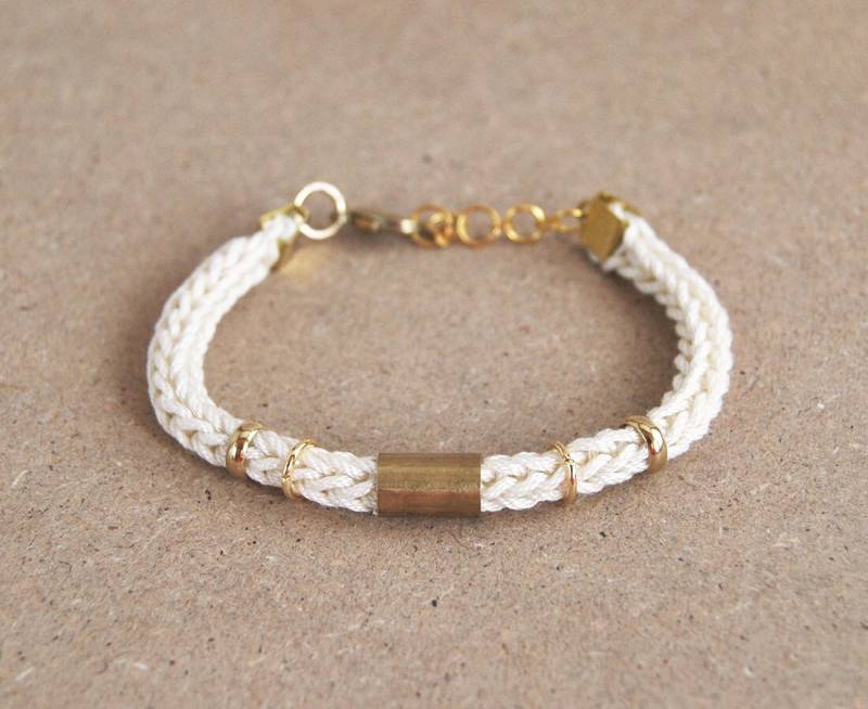 Stricken Sie Armband Mit Rohr Für Stapeln, Creme Aus Baumwolle, Geschenk von LeiniJewelry