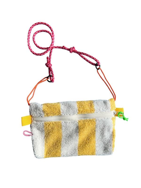 Kleine Gesteppte Umhängetasche Aus Frottee von LeisesLaut