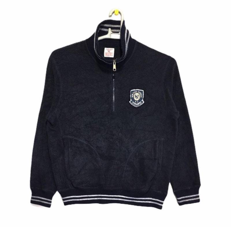 Vintage Major League Baseball Der Yankees Falce Sweatshirt Vintage Major League Baseball Der Yankees Falce Sweatshirt von LeisureVintageStore