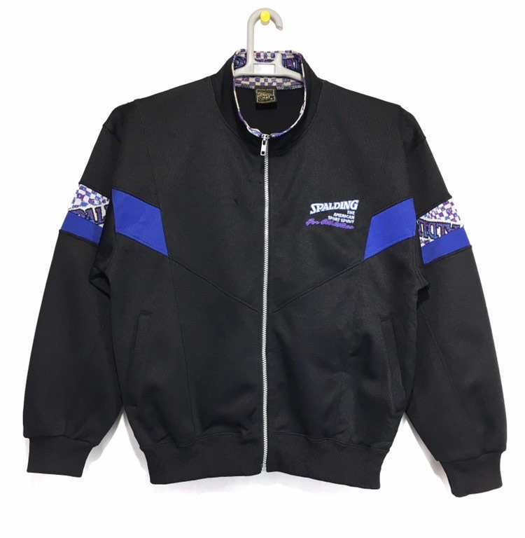 Vintage Spalding Trainingsjacke Warm Up Stickerei Logo Vintage Spalding Trainingsjacke Warm Up Stickerei Logo von LeisureVintageStore