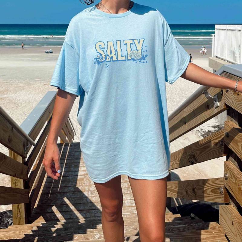 Beach Bum Shirt, Trendige Strandshirts Für Frauen, Übergroßes Strandshirt Damen, Strandurlaubsgeschenk, Salzig, Salziges Süßes Vacay-Shirt Beach Bum Shirt, Trendige Strandshirts Für Frauen, Übergroßes Strandshirt Damen, Strandurlaubsgeschenk, Salzig, Salziges Süßes Vacay-Shirt von LeisurelyMoments