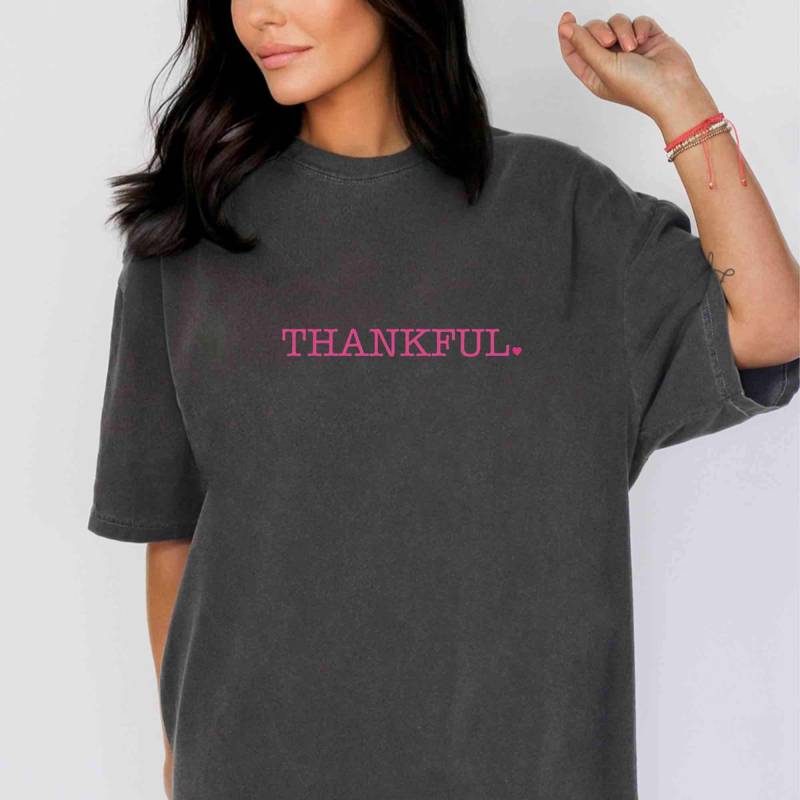 Dankbar, Komfort Farbe Retro Shirt, Frauen Thanksgiving Dankbar Herbst Es Ist Yall Dankbar, Komfort Farbe Retro Shirt, Frauen Thanksgiving Dankbar Herbst Es Ist Yall von LeisurelyMoments