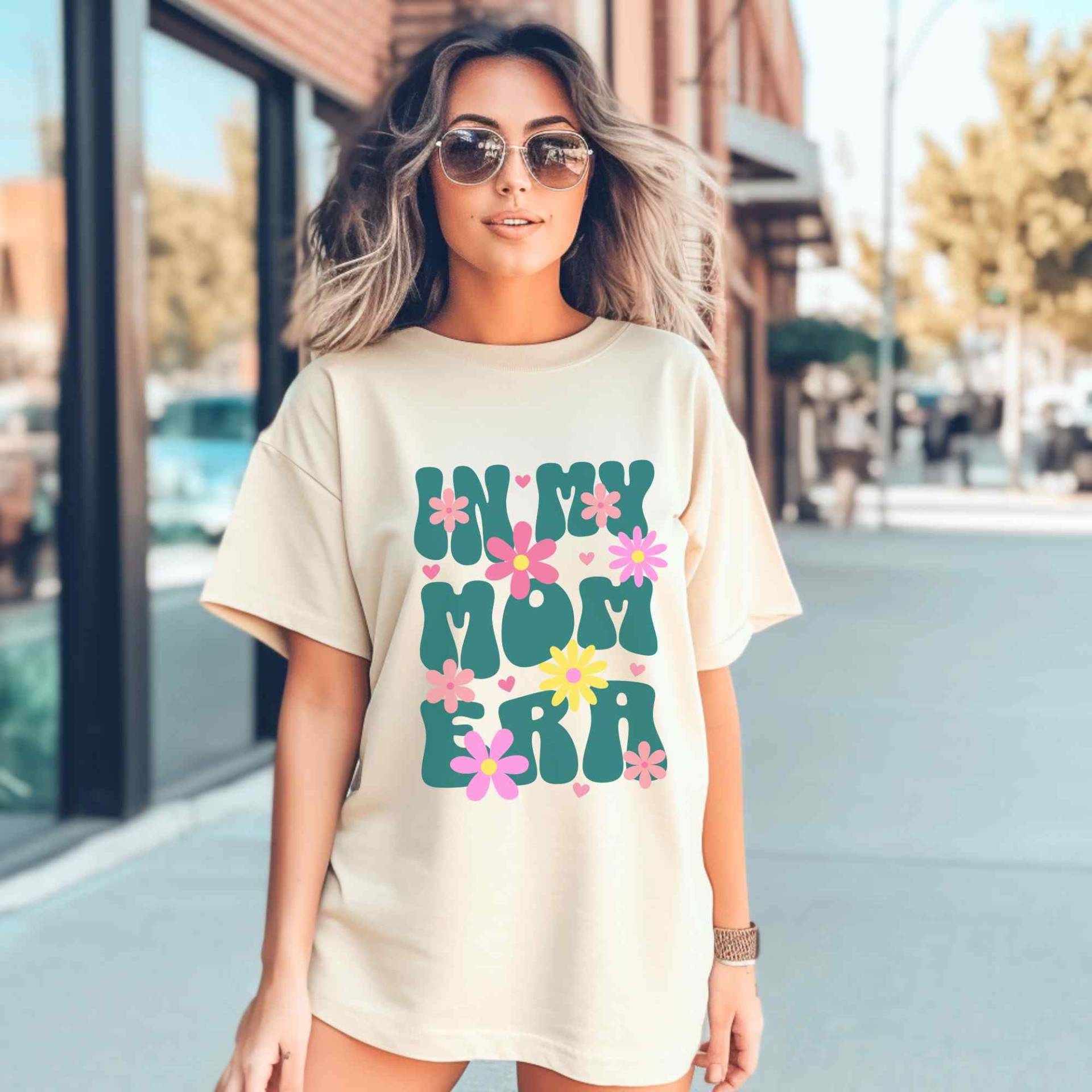 Eras Shirt, Lustiges Mama Mutterschaft Neue in Meiner Mom Ära, Oversized Stillen Comfort Farben Eras Shirt, Lustiges Mama Mutterschaft Neue in Meiner Mom Ära, Oversized Stillen Comfort Farben von LeisurelyMoments