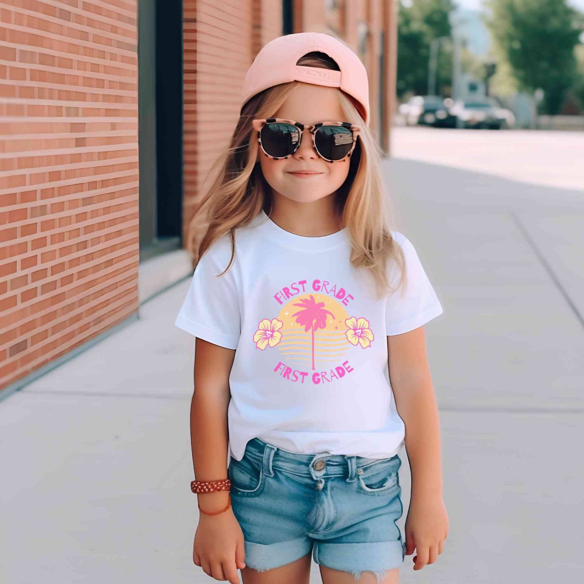 Erstklässler Shirt, Retro Hallo von LeisurelyMoments