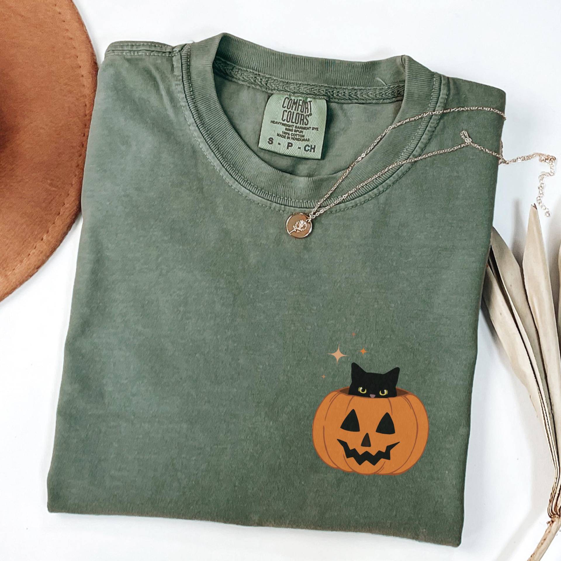 Gruseliges Katzen-Shirt, Halloween-Schwarze Schleichen Es Real, Herbst-T-Shirt, Retro-Gruselige Jahreszeit, Schwarze Katzen-Shirt-Komfortfarben von LeisurelyMoments