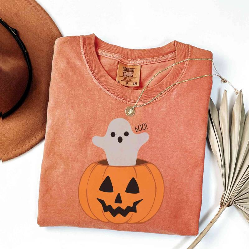 Niedliches Retro Herbst Shirt, Komfort Farbe Halloween Hallow Geist Tis The Season, Boo Farben von LeisurelyMoments
