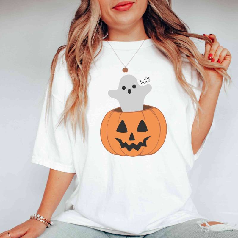 Niedliches Retro Herbst Shirt, Komfort Farbe Halloween Hallow Geist Tis The Season, Boo Farben von LeisurelyMoments