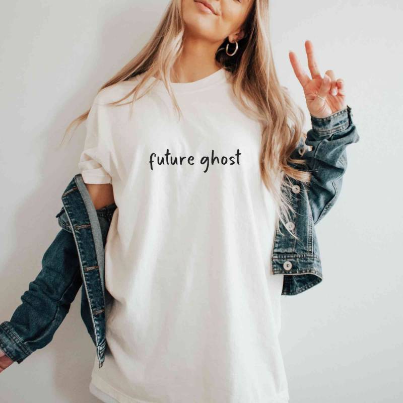 Zukunftsgeist, Zukunftsgeist Shirt, Tis The Saison Herbst, Lustiges Geist Retro Herbst Komfort Farbe Plus Größe Halloween Shirt von LeisurelyMoments