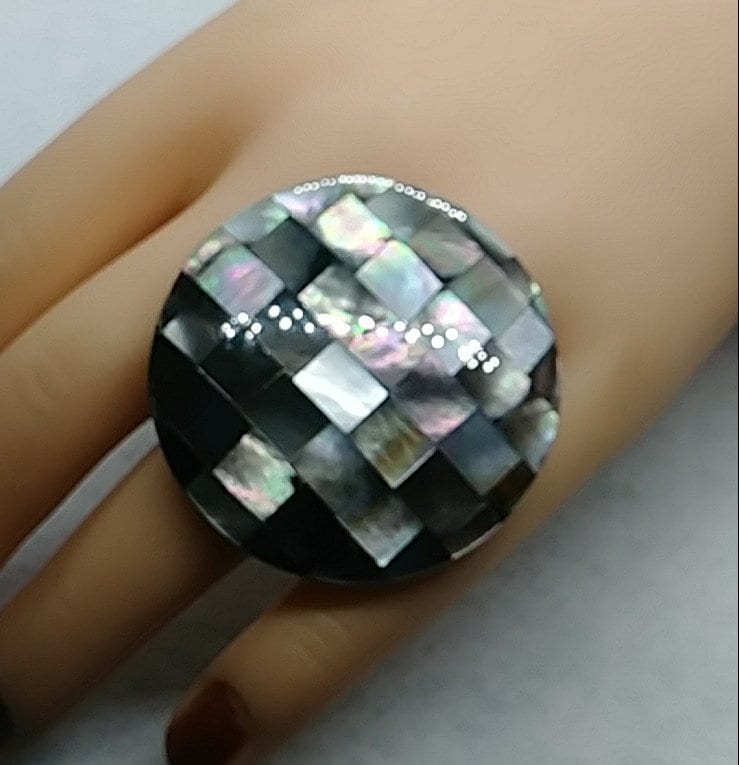 Riesige Mosiac Abalone Schale Vintage Silber Ring Größe 9, 5 von LeizJewelsVintage