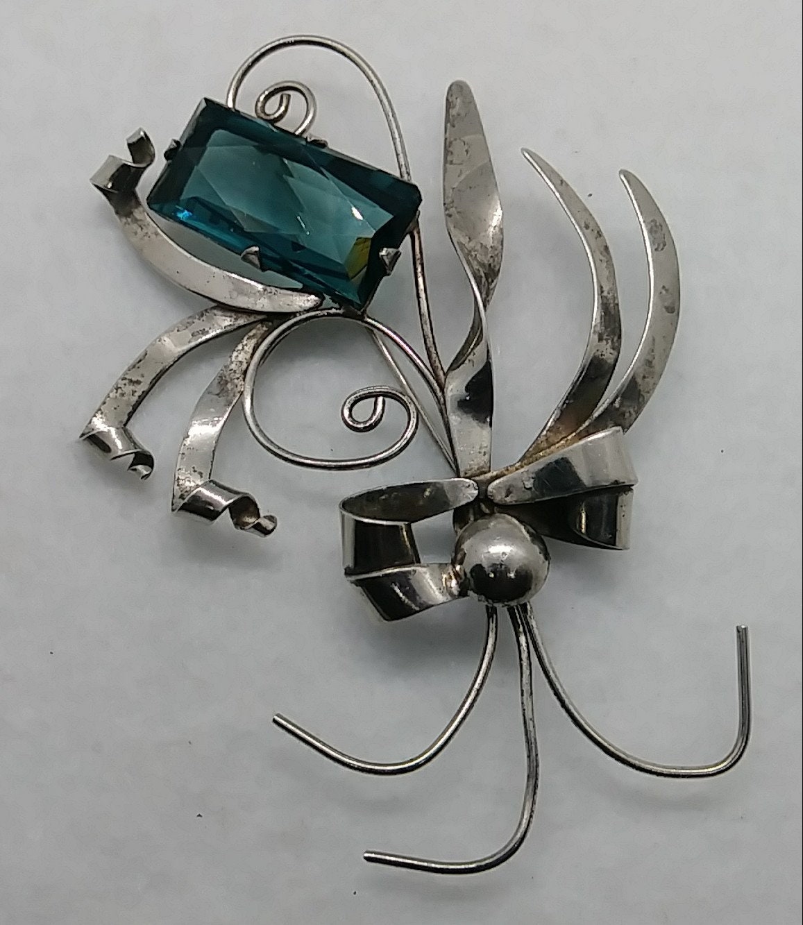 Sterling Silver Vintage Large Floral Brooch Pin Mit Huge Aqua Stone Sterling Silver Vintage Large Floral Brooch Pin Mit Huge Aqua Stone von LeizJewelsVintage
