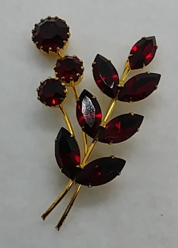 Vintage Österreich Kristall Rot Strass Floral Brosche Stift Schmuck Vintage Österreich Kristall Rot Strass Floral Brosche Stift Schmuck von LeizJewelsVintage