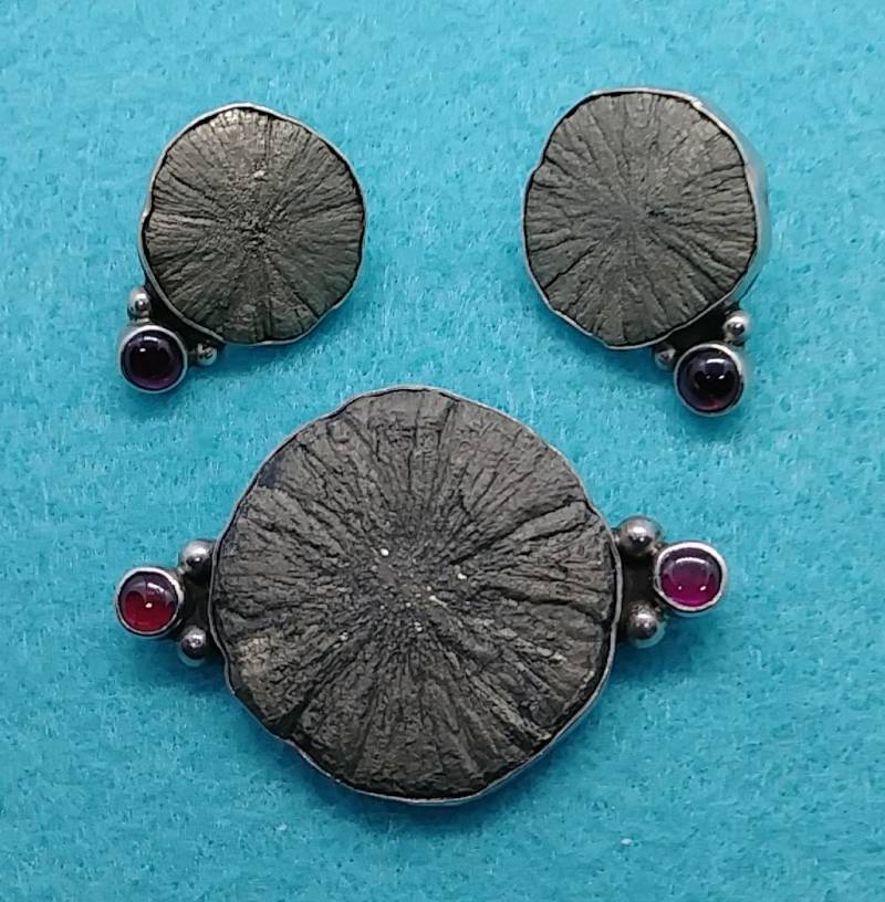 Vintage Taxco Sterling Mexico Carsi Granat Stein & Seltene Pyrit Sun Brosche Ohrring Set von LeizJewelsVintage