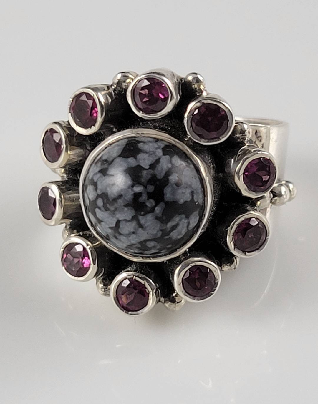 Handgemachte Sterling Silber Schneeflocken Obsidian & Rhodolith Granat Ring von LelenaPeacock