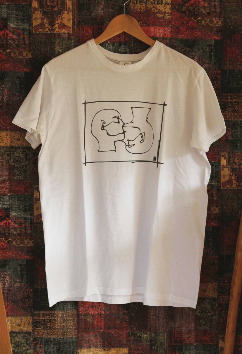 Lovers T-Shirt/Siebdruck Auf Weißer Baumwolle Unisex „Love Is Love" Lovers T-Shirt/Siebdruck Auf Weißer Baumwolle Unisex „Love Is Love" von LeloDesignsShop