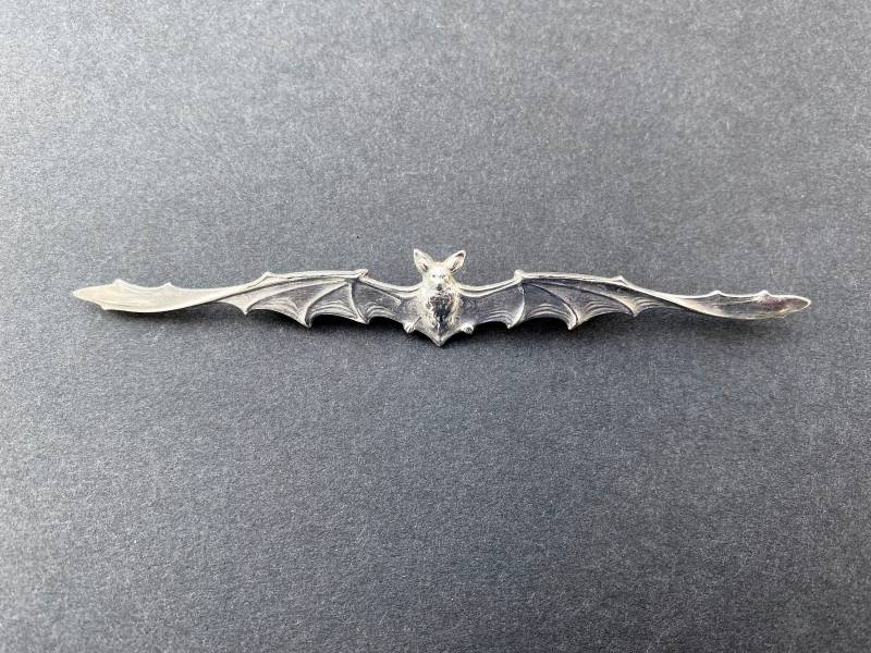 Lange Fledermaus Brosche Lange Fledermaus Brosche von LelongDesigns