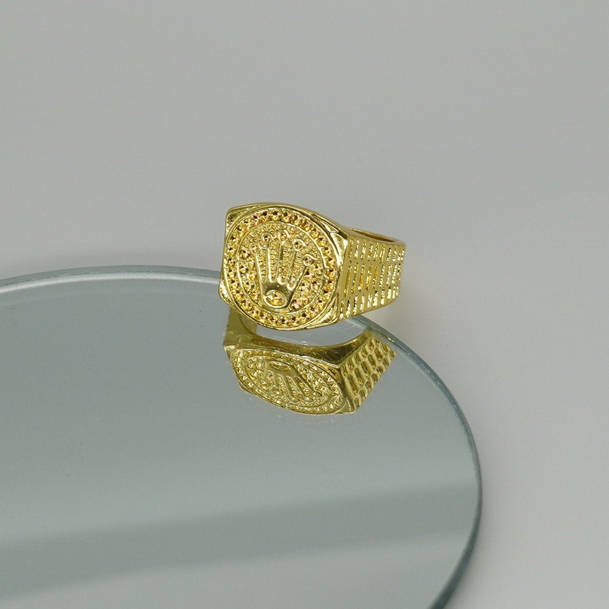 Ring Gold Mit Kronenprägung Siegelring Bikerring Gr. 65 Glänzend Vergoldet Ring Gold Mit Kronenprägung Siegelring Bikerring Gr. 65 Glänzend Vergoldet von LemasBling