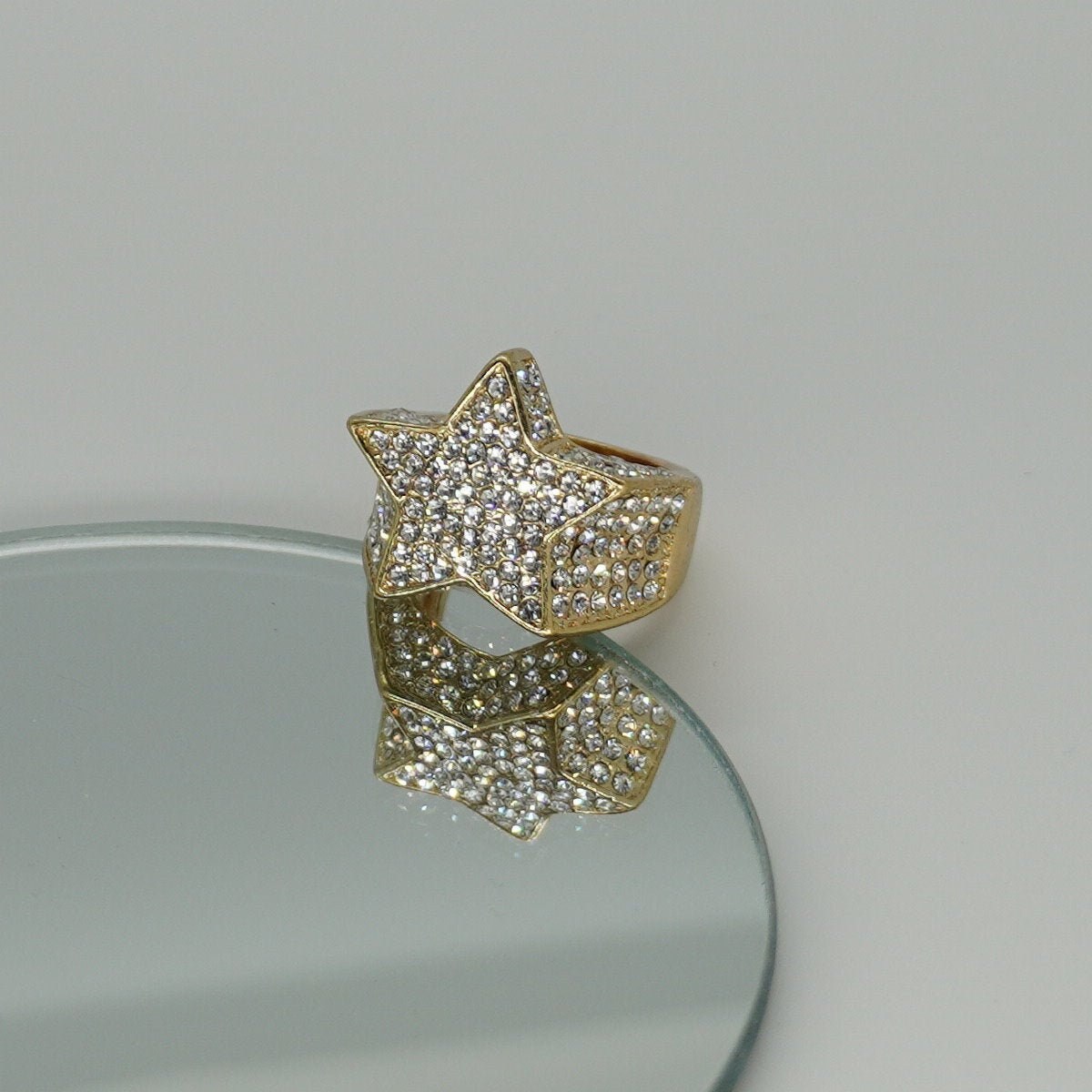 Ring Gold Stern Iced Out Vergoldet, Glänzend, Glitzernd, Allover Muster Ring Gold Stern Iced Out Vergoldet, Glänzend, Glitzernd, Allover Muster von LemasBling