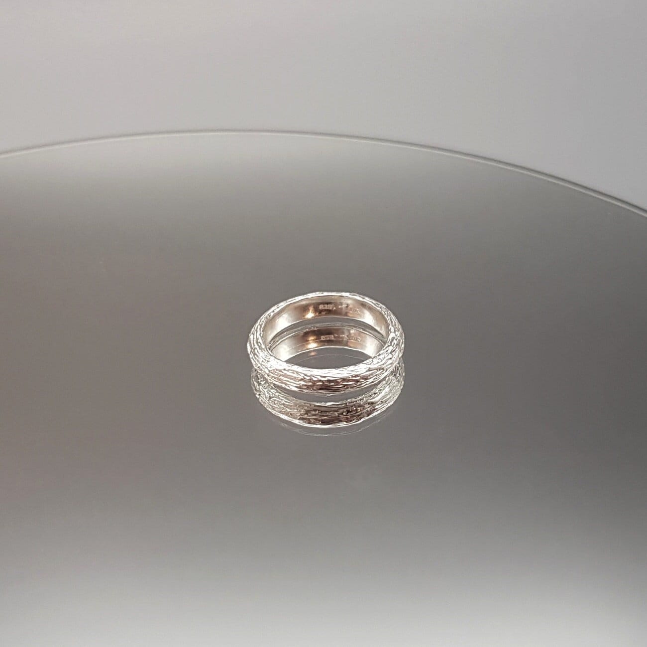 Ring Silber Glänzend Gebürstet Struktur 4 Mm Sterlingsilber Ring Silber Glänzend Gebürstet Struktur 4 Mm Sterlingsilber von LemasBling