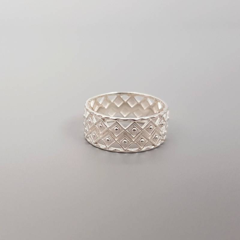 Ring Silber Glänzend Rauten Mit Noppen 8mm Sterlingsilber Ring Silber Glänzend Rauten Mit Noppen 8mm Sterlingsilber von LemasBling