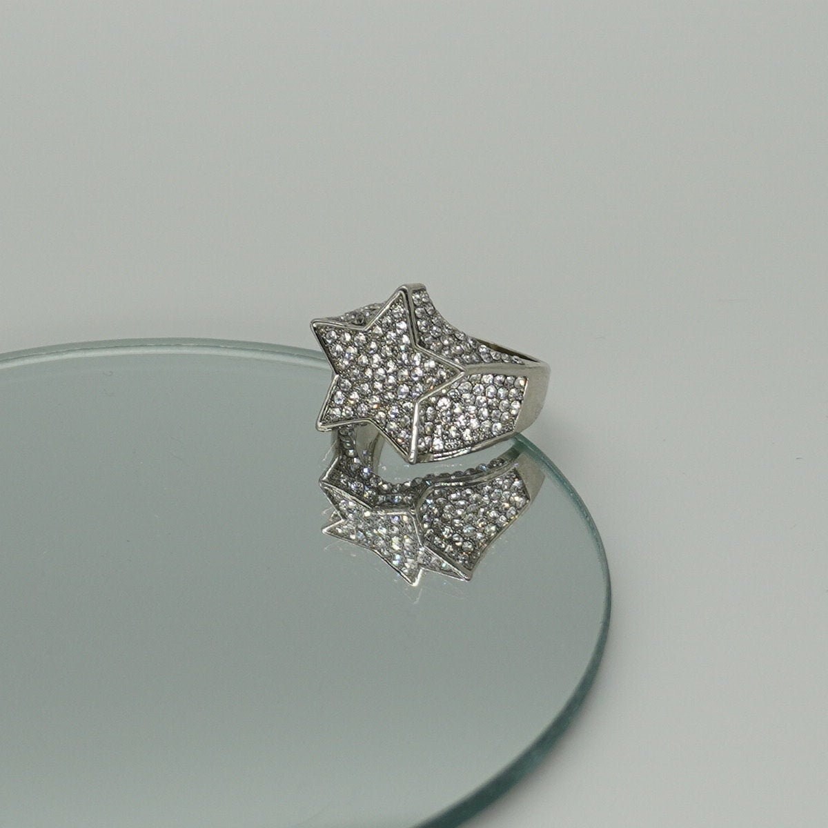 Ring Silber Stern Iced Out Versilbert Mit Strasssteinen, Hip Hop Schmuck, Glänzend, Glitzernd, Allover Muster Ring Silber Stern Iced Out Versilbert Mit Strasssteinen, Hip Hop Schmuck, Glänzend, Glitzernd, Allover Muster von LemasBling
