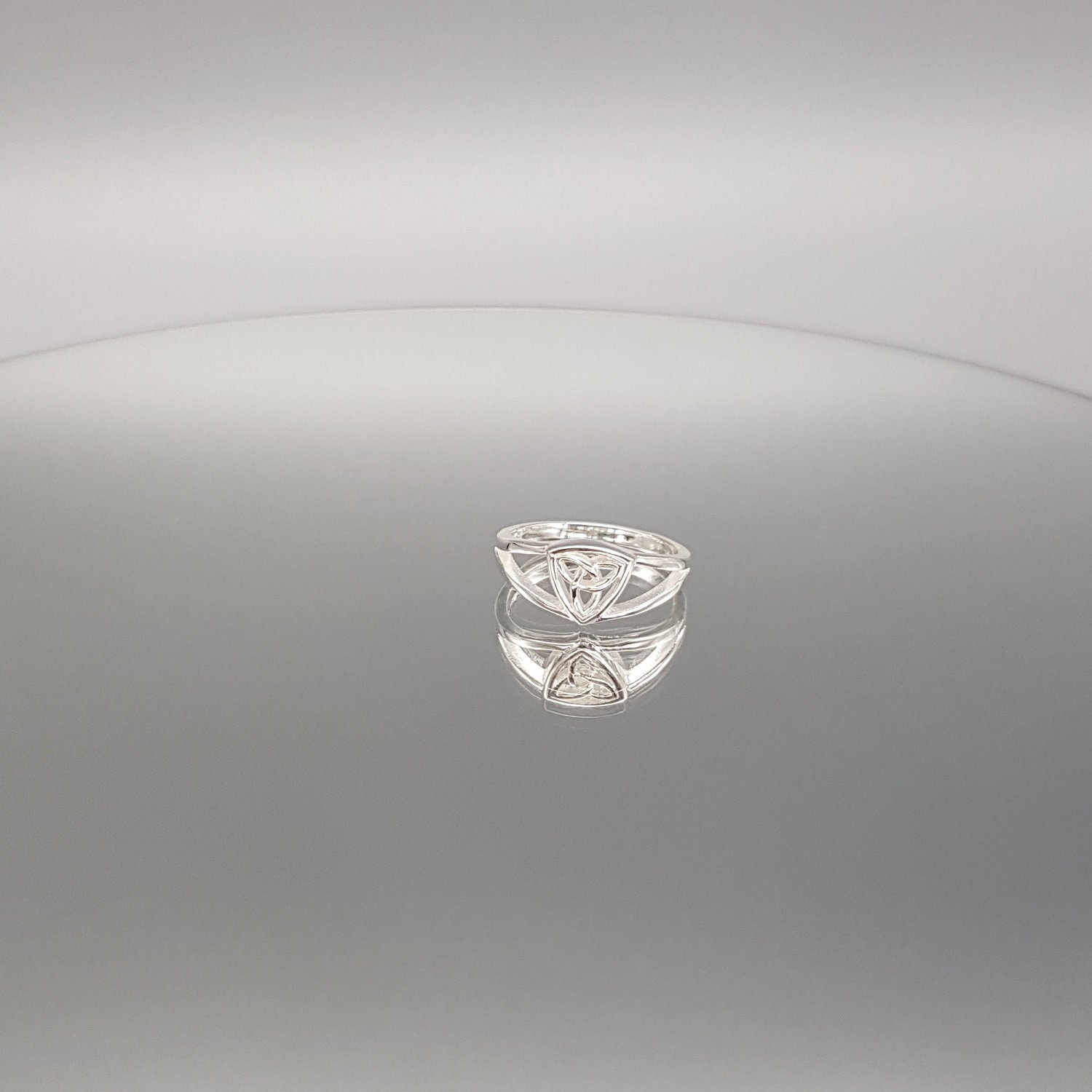 Ring Silber Triqueta Glänzend Sterlingsilber Ring Silber Triqueta Glänzend Sterlingsilber von LemasBling