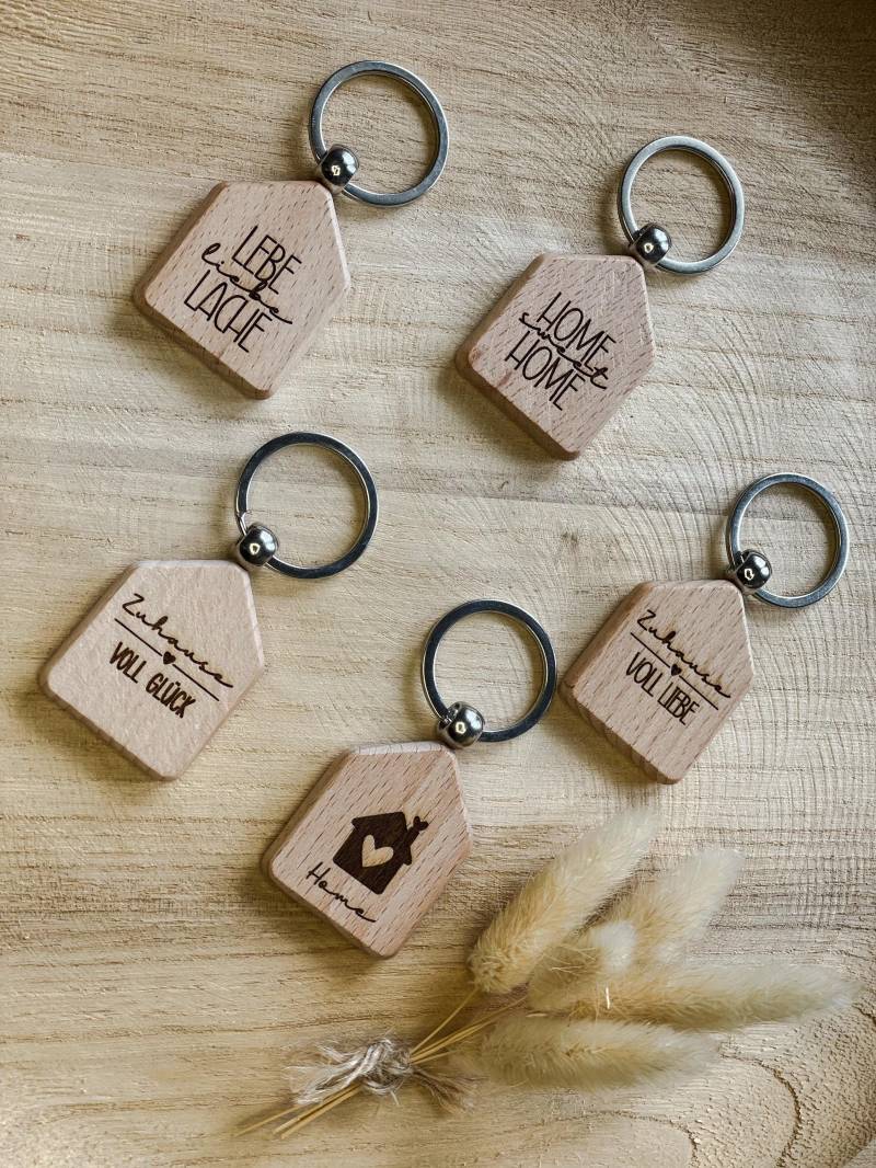 Schlüsselanhänger Haus Aus Holz Personalisiert I 9 Lasergravur Motive Geschenk Einzug, Hausbau, Makler, Umzug, First Home, Eigenheim von LemiLiebe