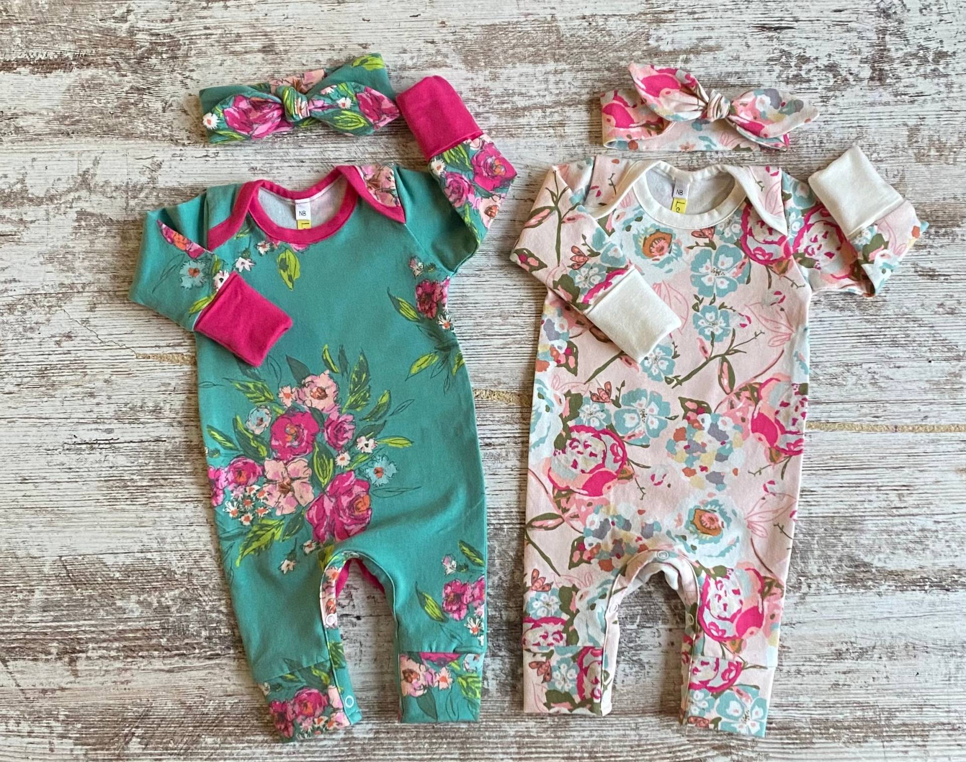 Neugeborenes Mädchen Kommt Nach Hause Outfit Frühling - Leuchtend Geblümter Baby-Mädchen-strampler Take-Home-Outfit 0-3 Monate Versandfertig von LemonJuicebrand